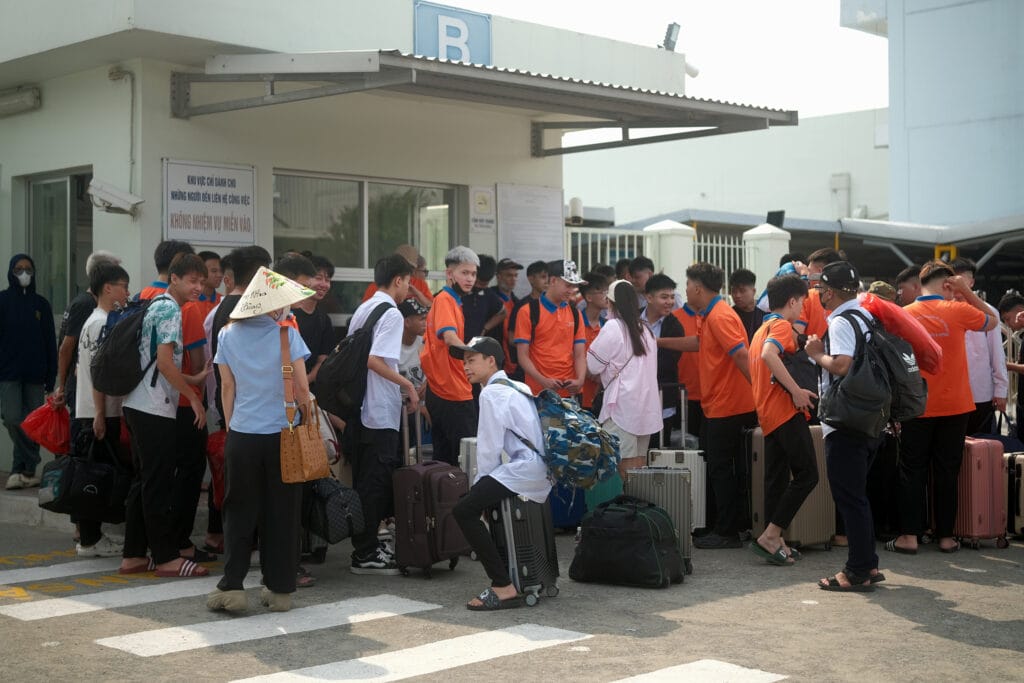 Học sinh trường Bắc Thăng Long chuẩn bị vào Brother